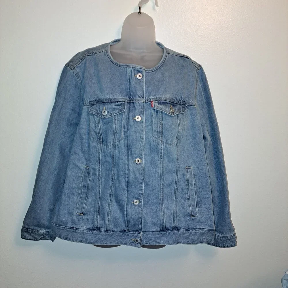 Levi Strauss &CO. Light-Wash Collarless, Denim Trucker Jacket - Picture 14 of 14